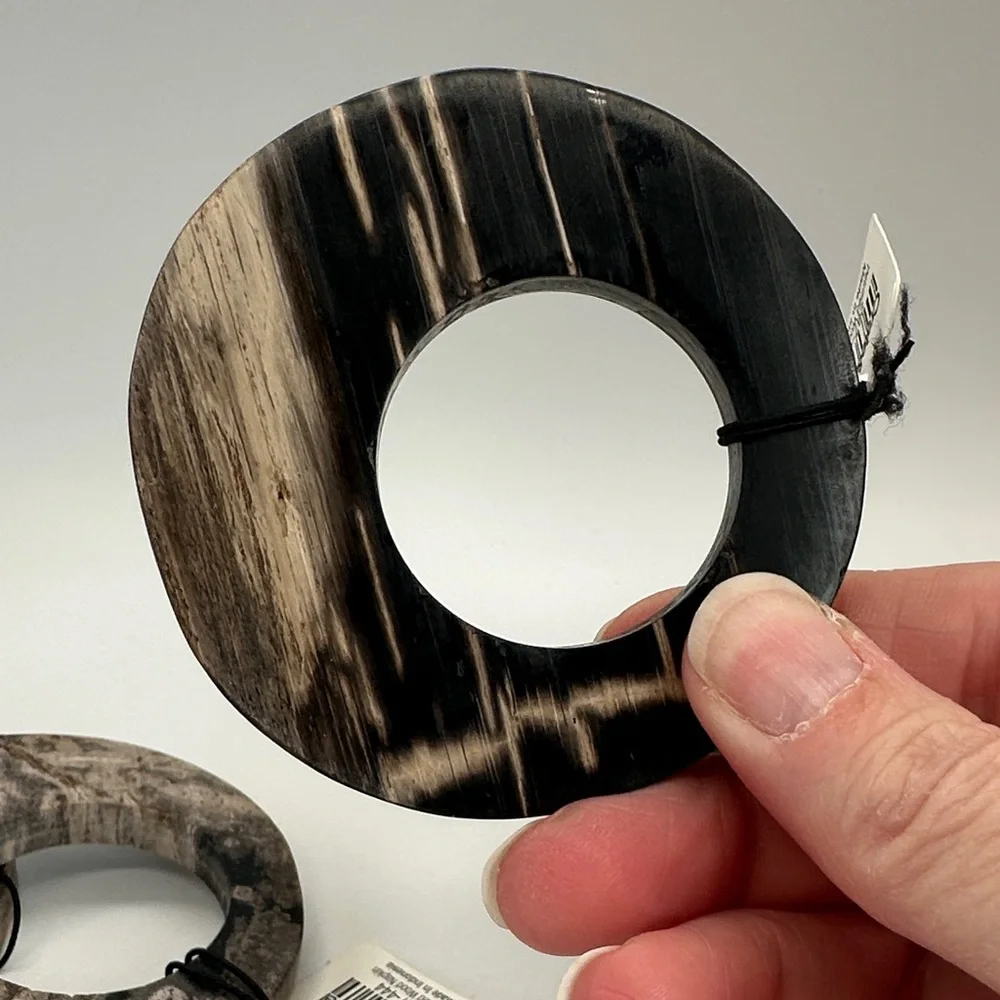 Crate and Barrel Natural Marble Set of 5 Napkin Ring, Holder ... Brown Tones.